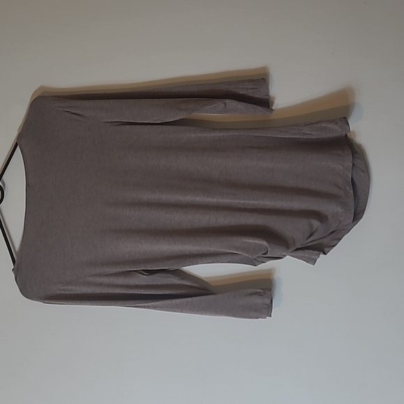 Studio M Rouched Top, Size Medium - Picture 5 of 9
